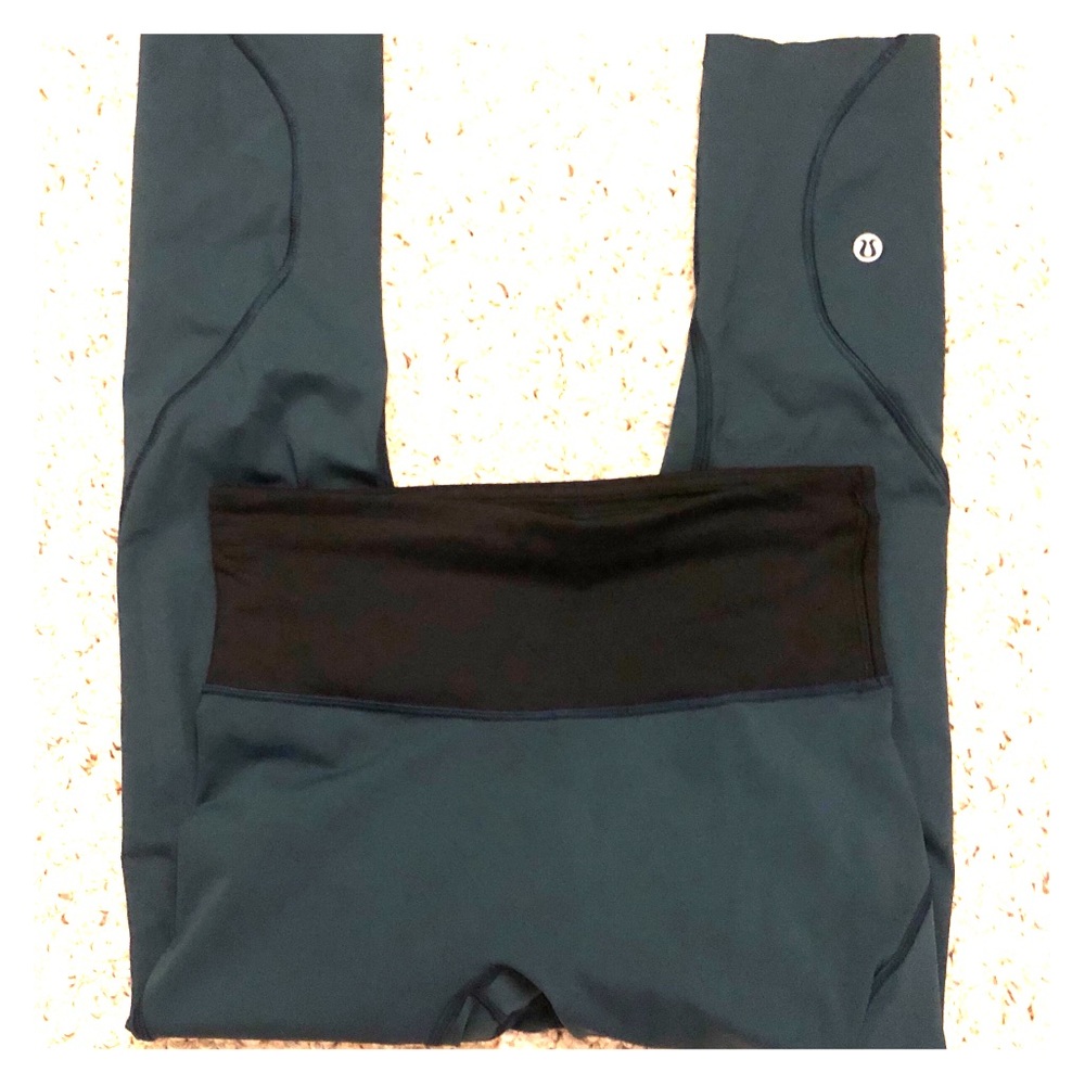 Lululemon leggings size 4